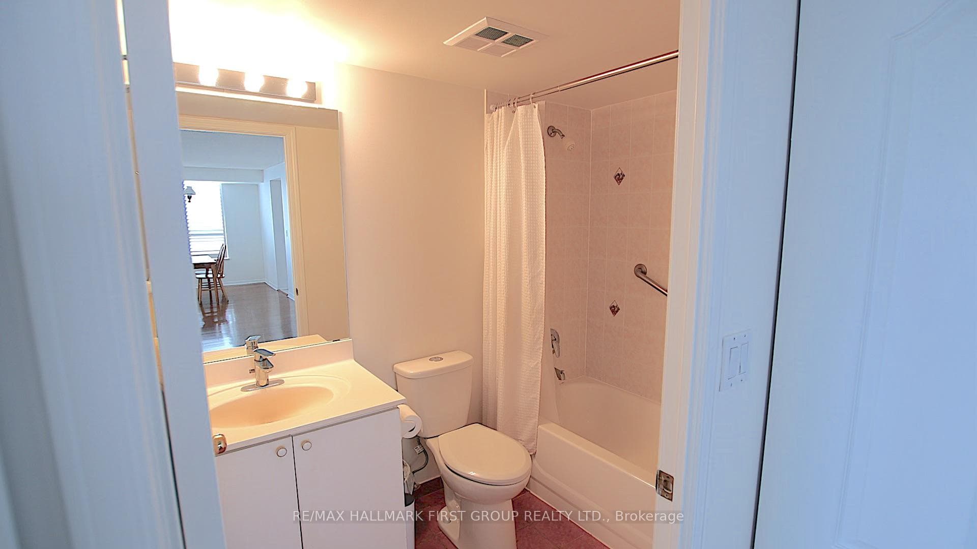 1000 The Esplanade Road Unit 712 photo 18