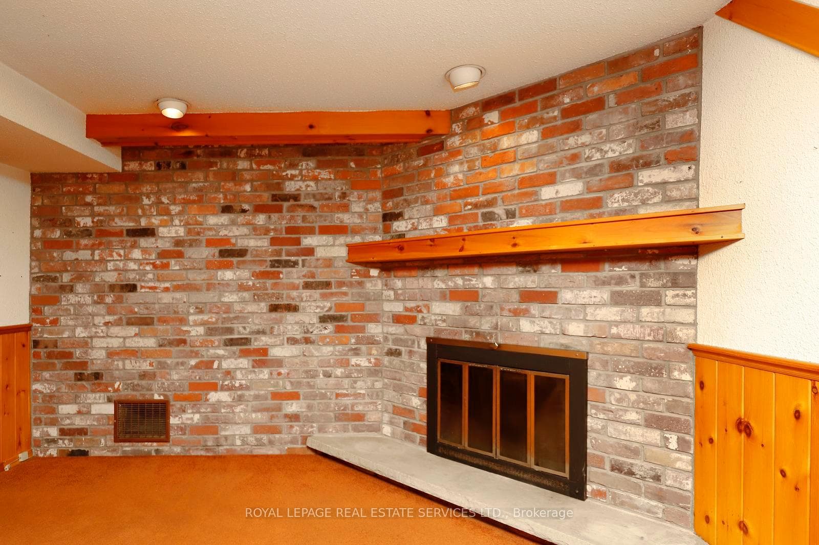 1492 Hillgrove Road photo 44