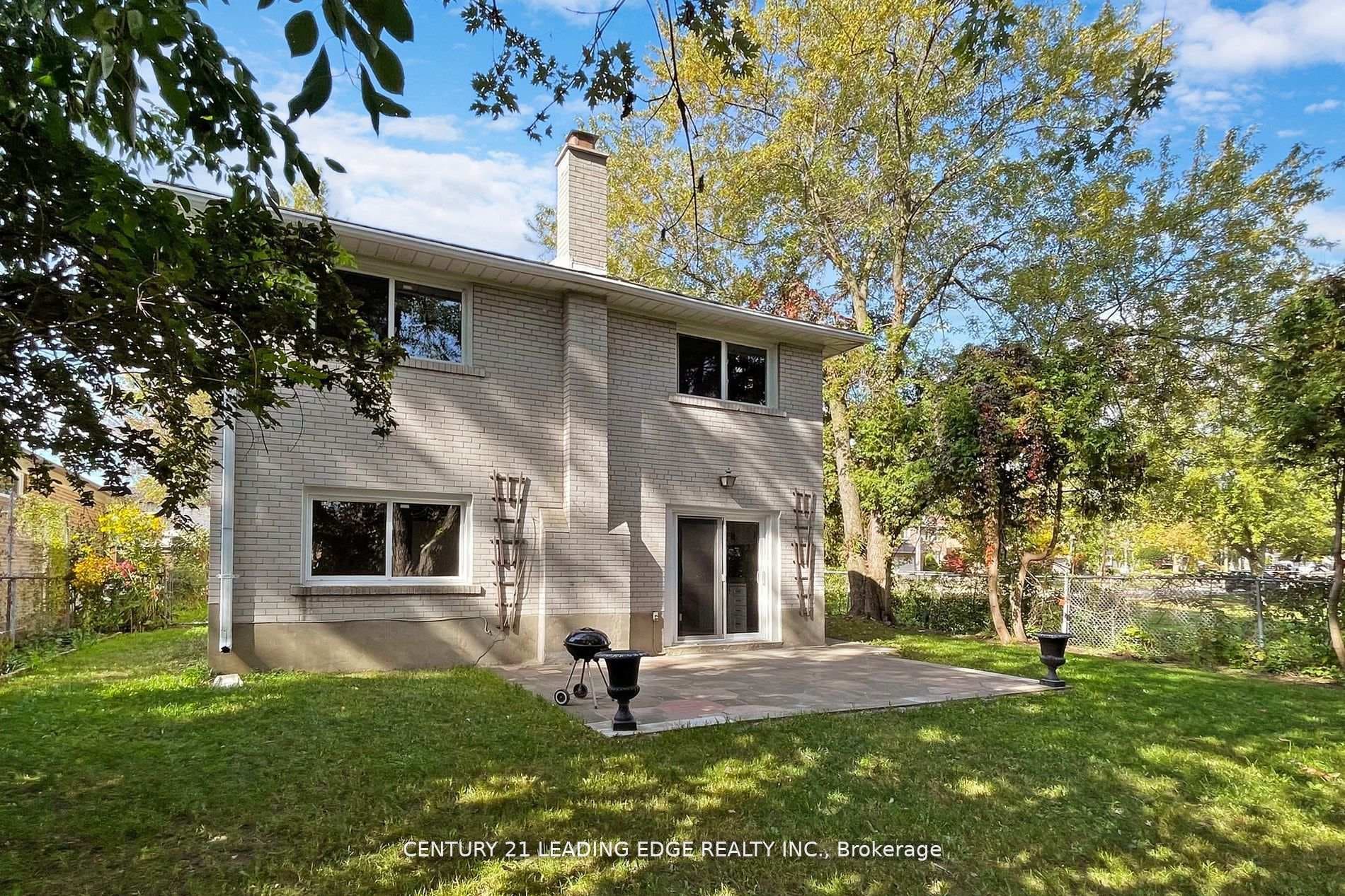 1041 LILLIAN Street photo 2