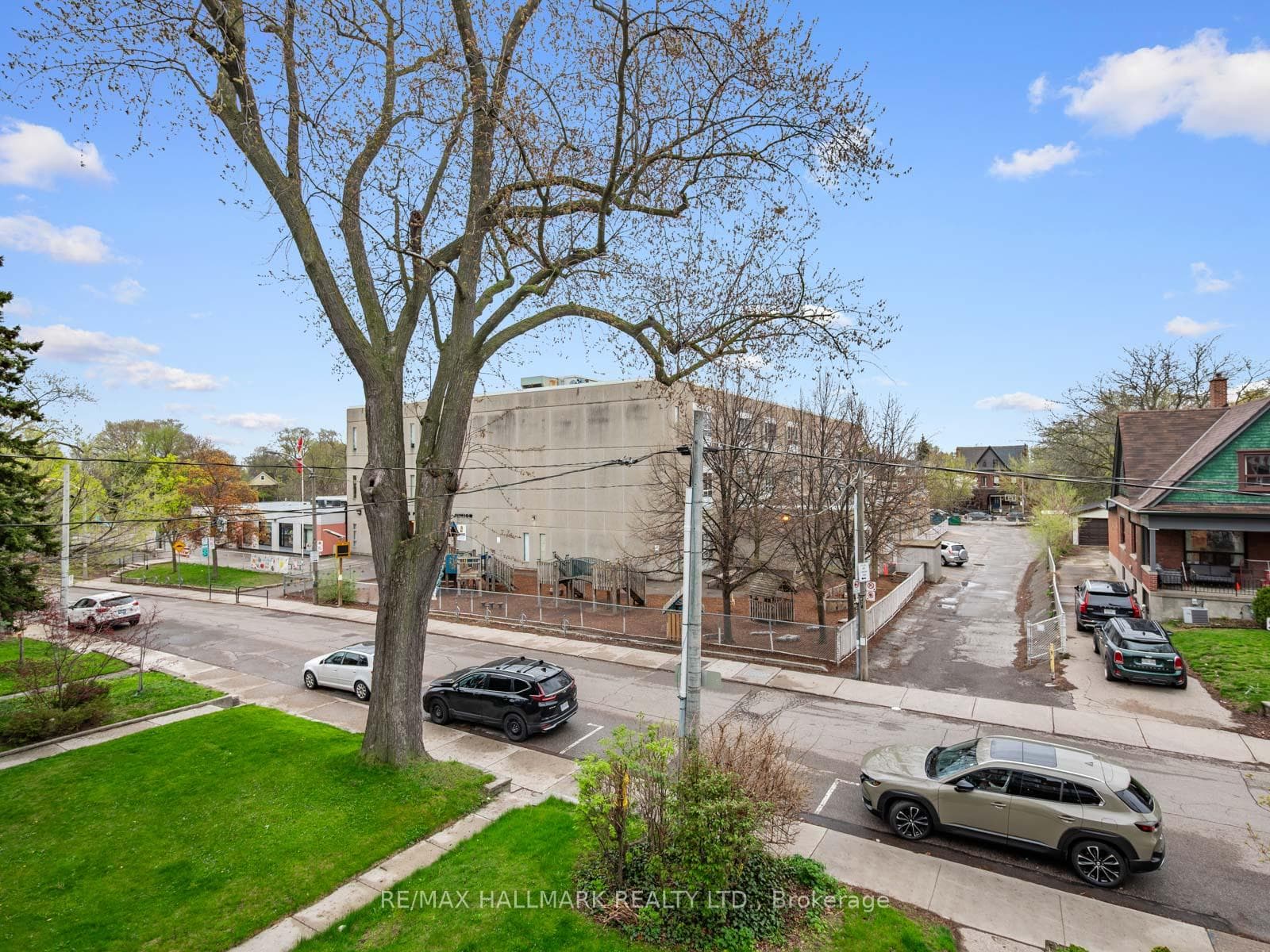 16 Bain Avenue photo 35