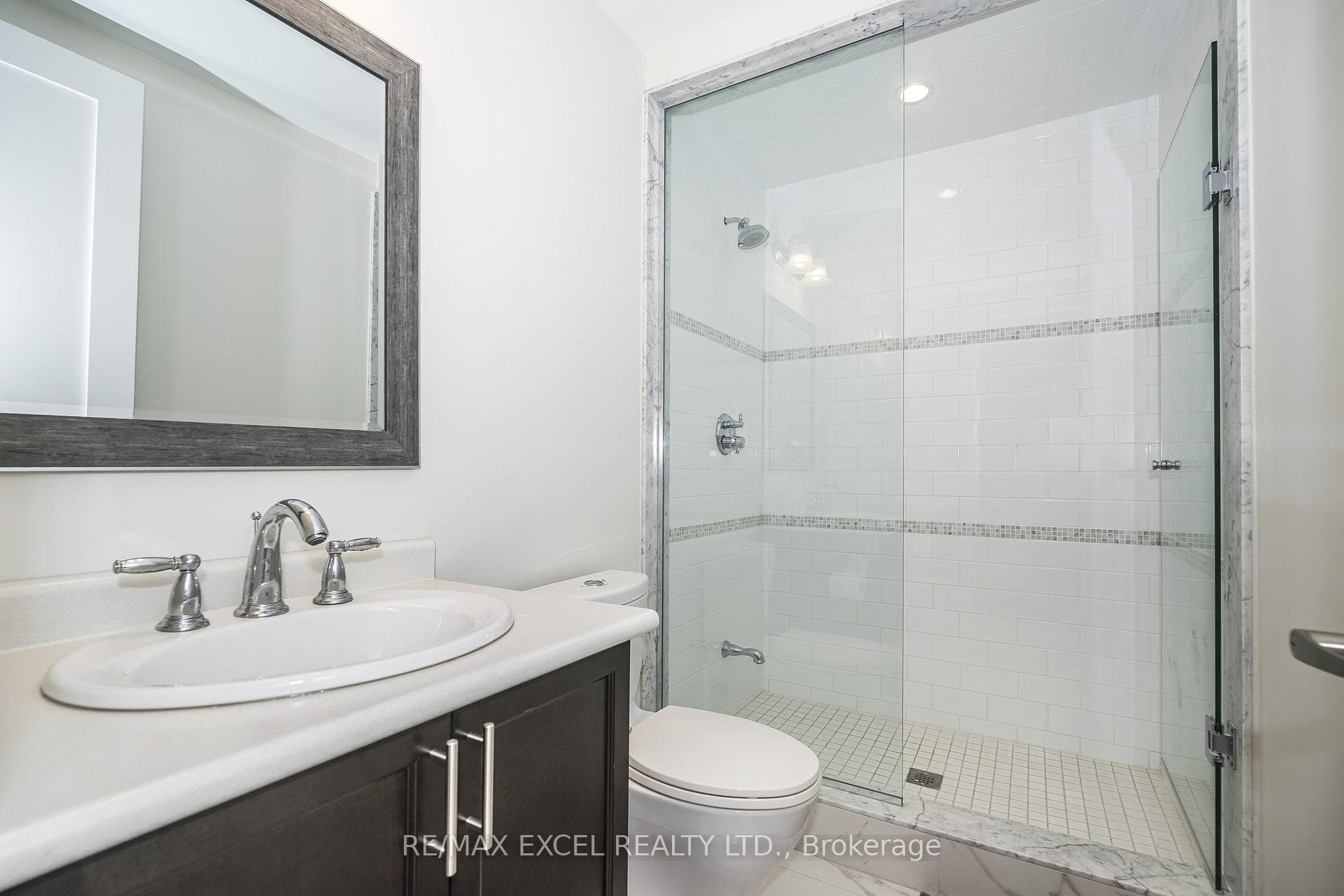 42 Aylin Crescent photo 6