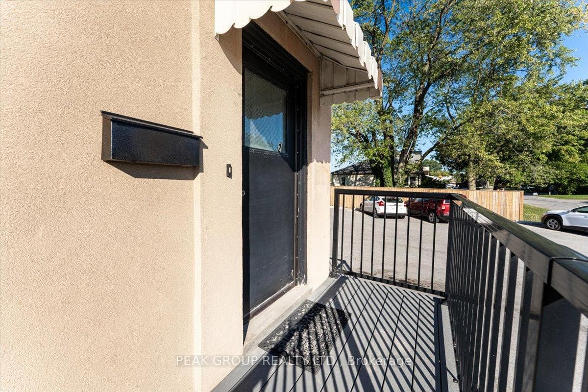 4386 Drummond Road Unit 2 photo 3