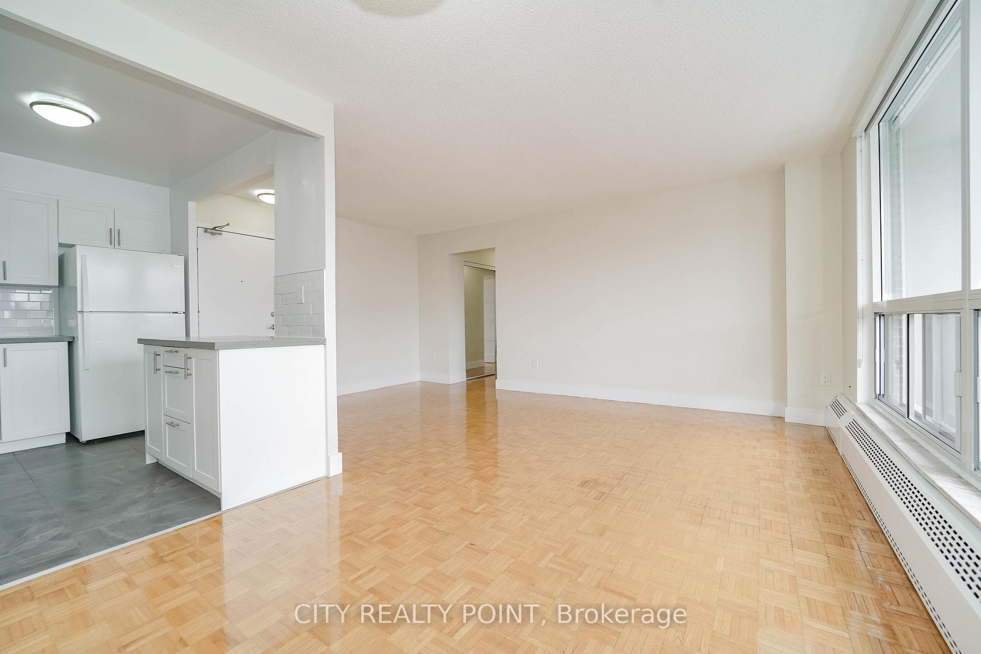 666 Spadina Avenue Unit 2403 photo 5