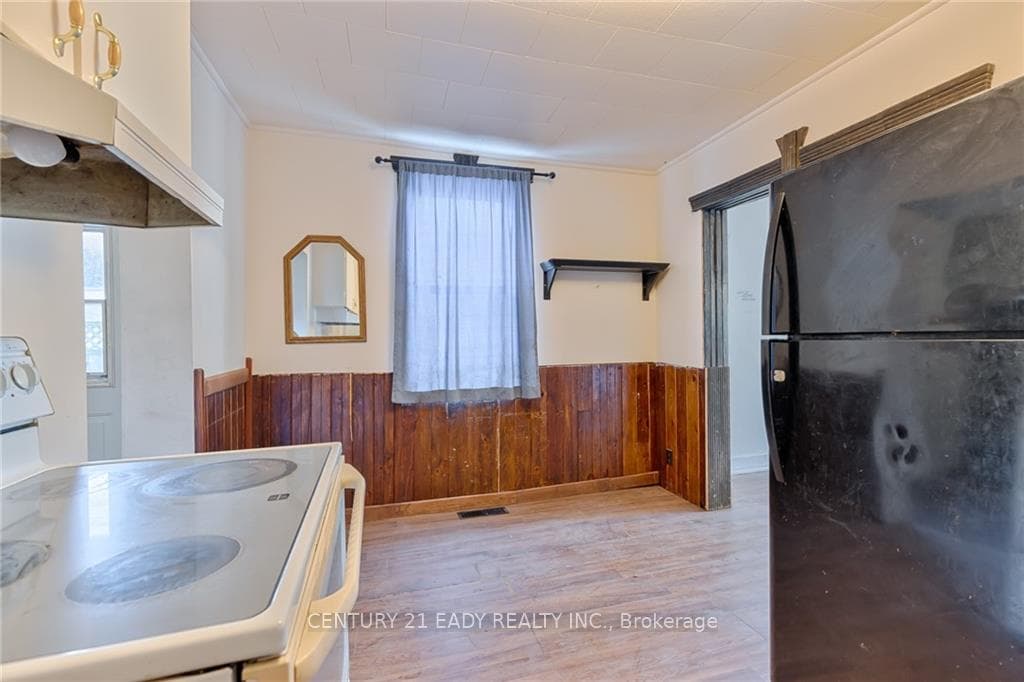 131 PATRICK Avenue photo 15