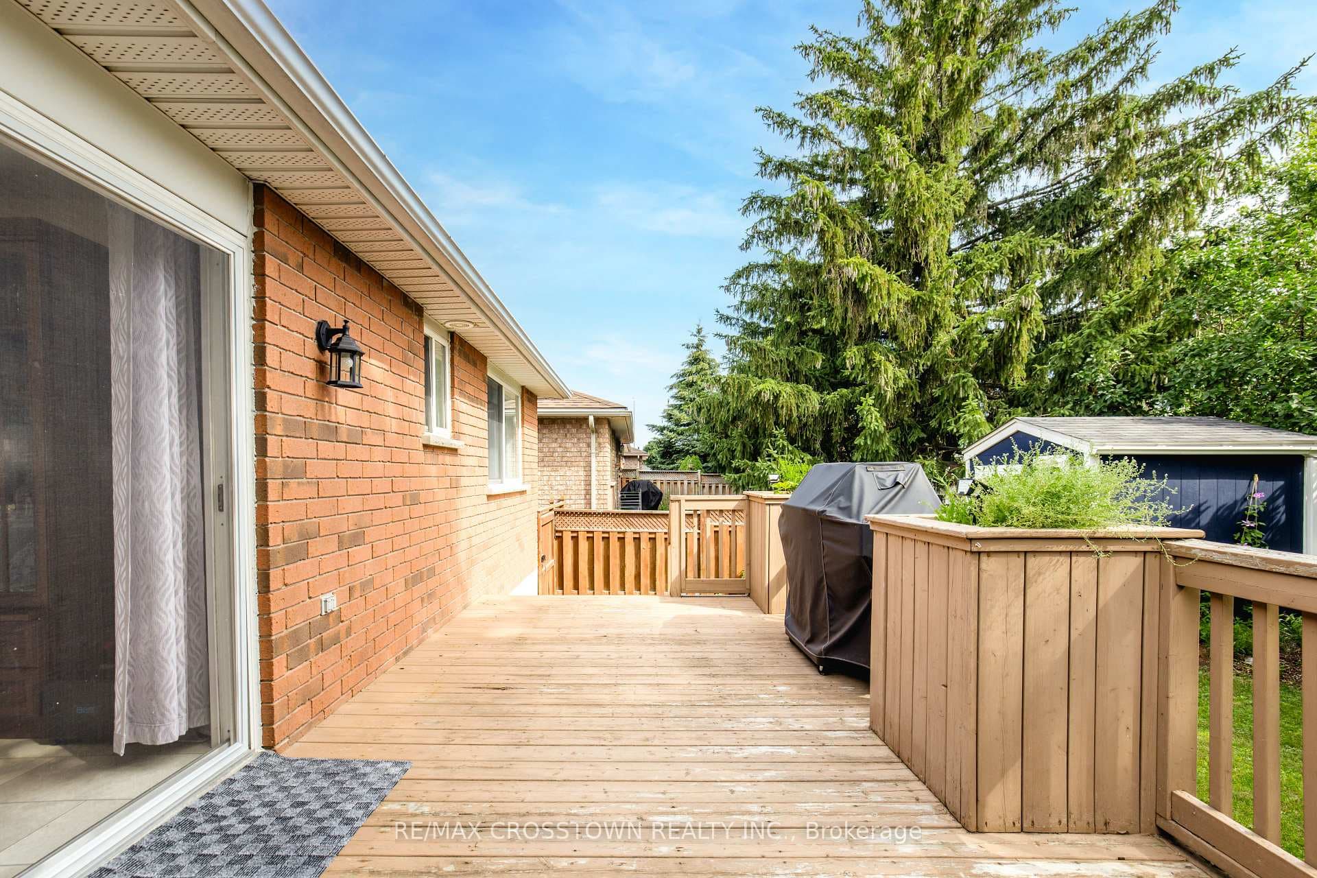 11 Revelstoke Court photo 46