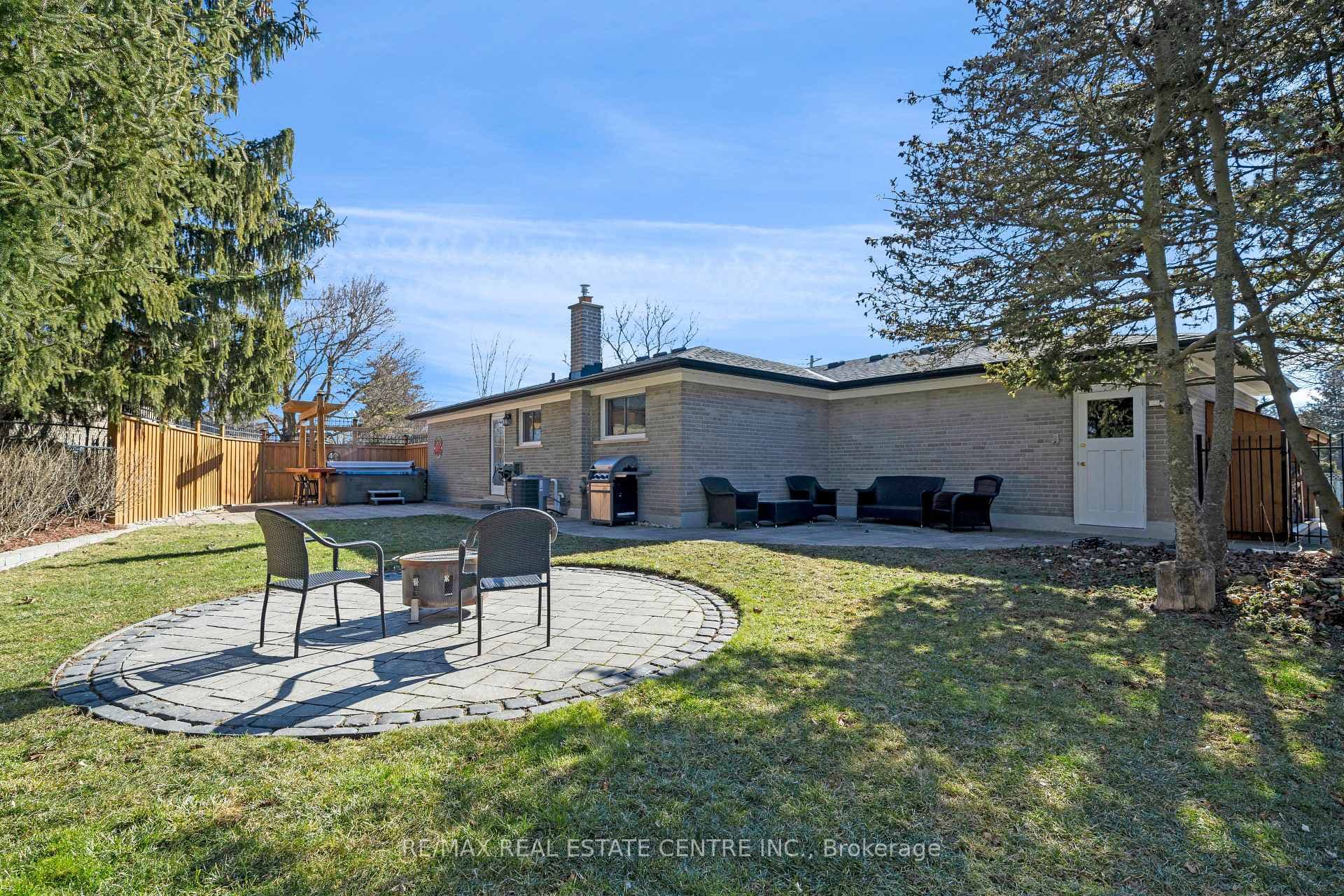 151 Rexway Drive photo 18