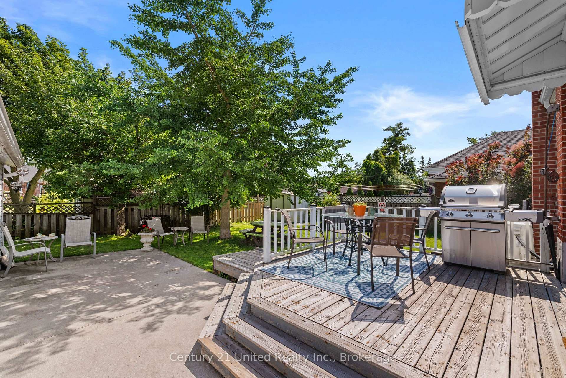 525 Howden Street photo 5