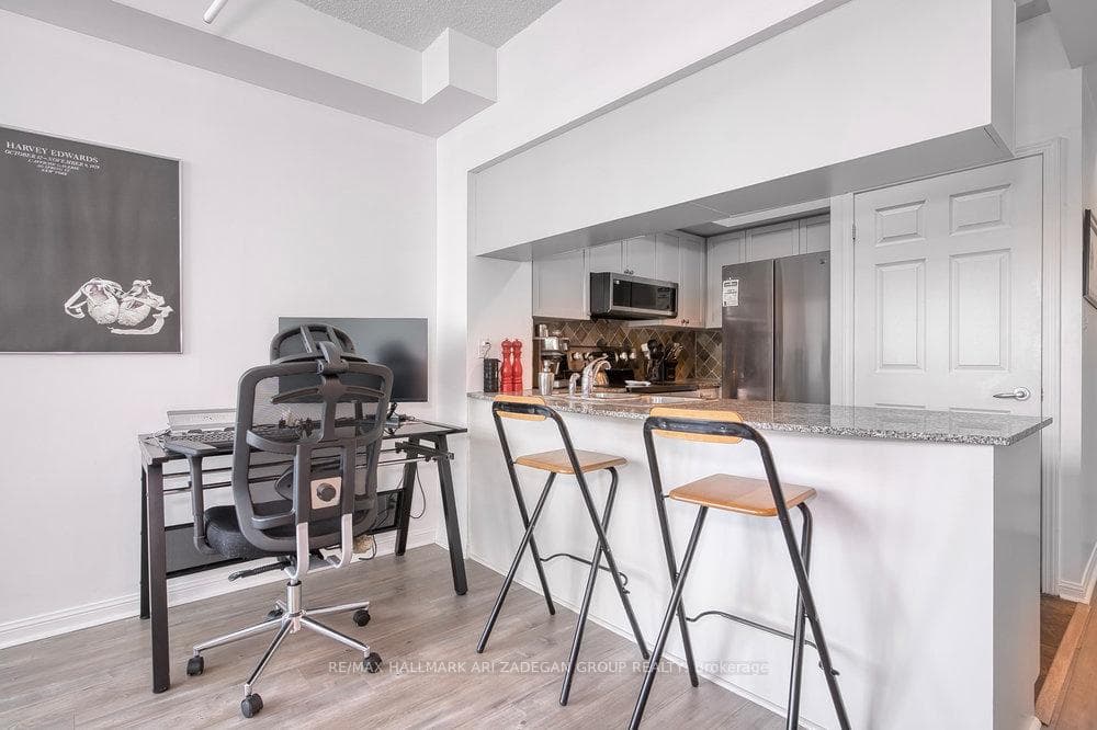 230 Queens Quay Unit 1518 photo 14