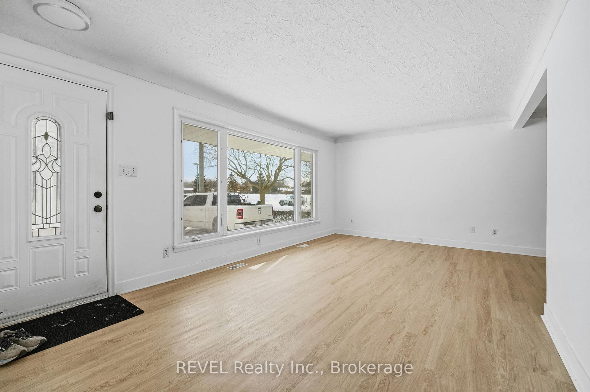10 Redwood Avenue photo 6