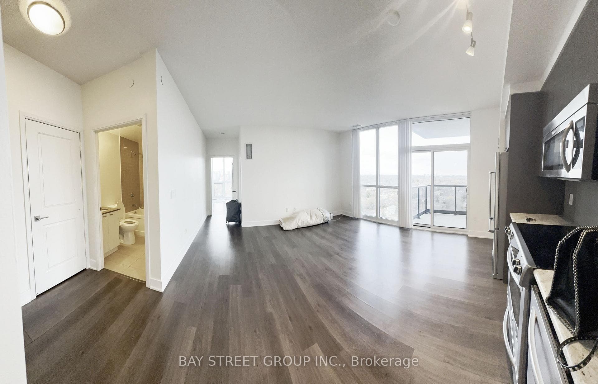 88 Sheppard Avenue Unit 2009 photo 4