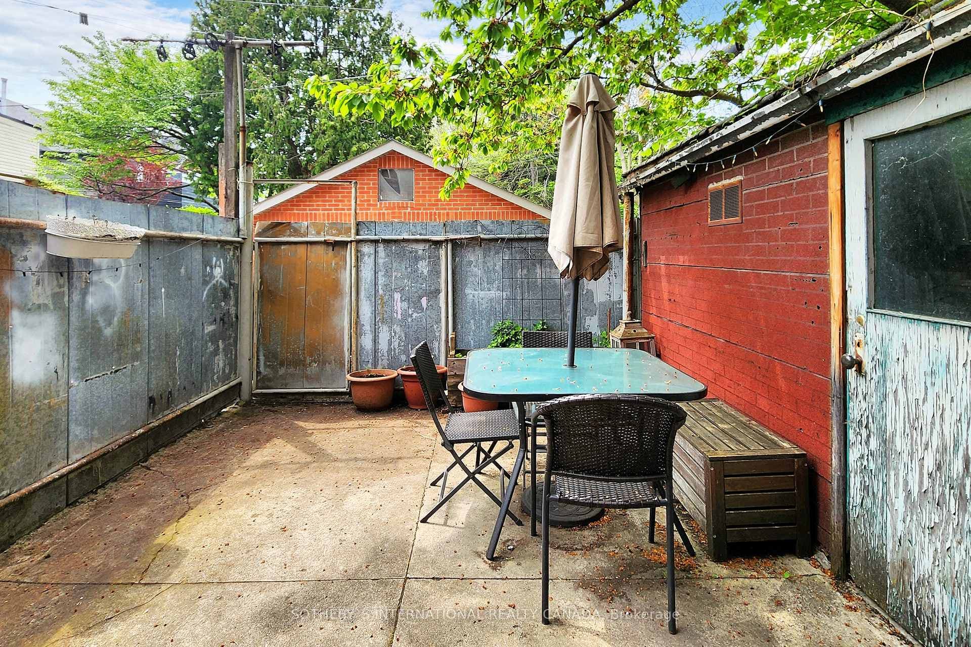 70 Brock Avenue Unit Main photo 33