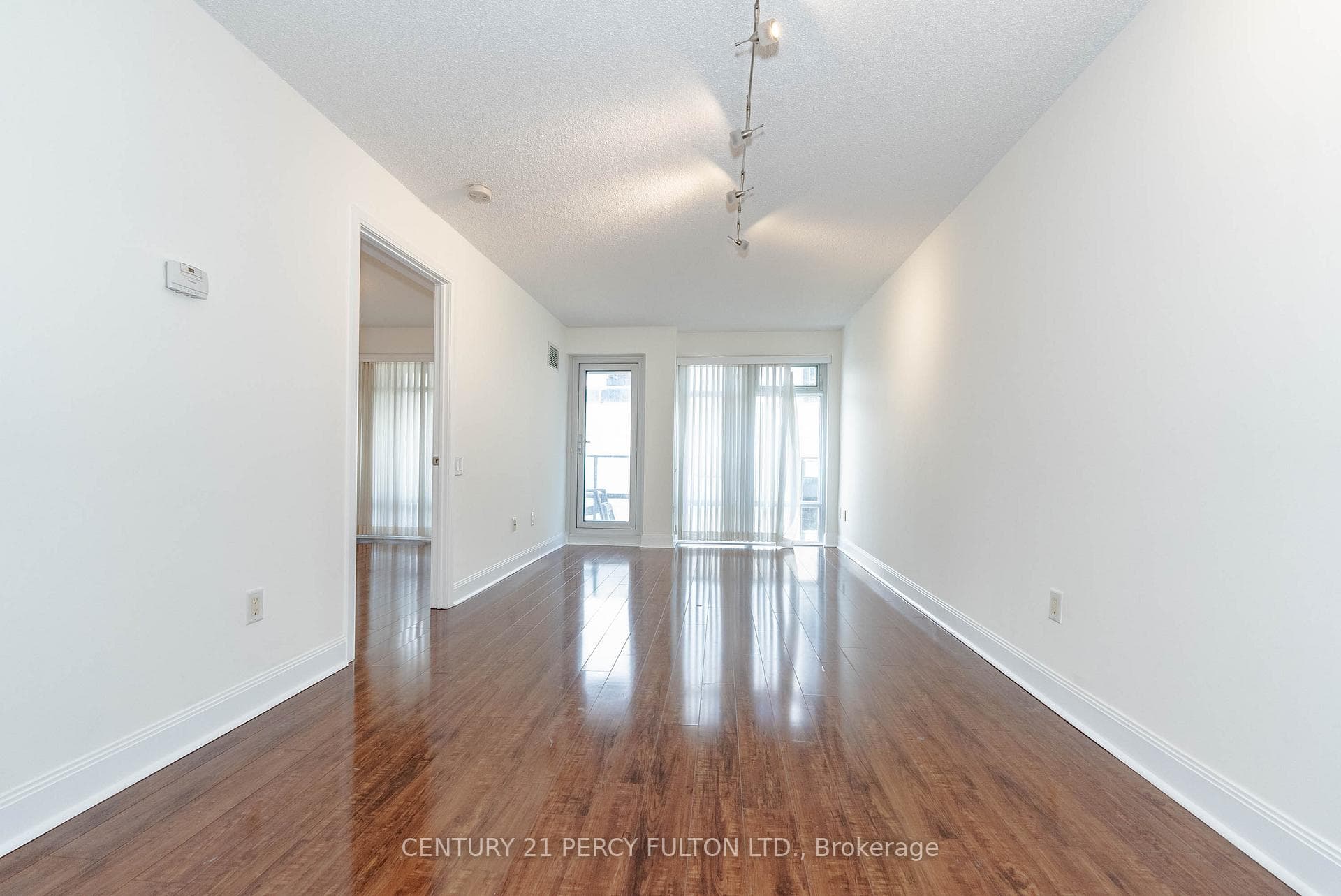 2191 Yonge Street Unit 706 photo 24