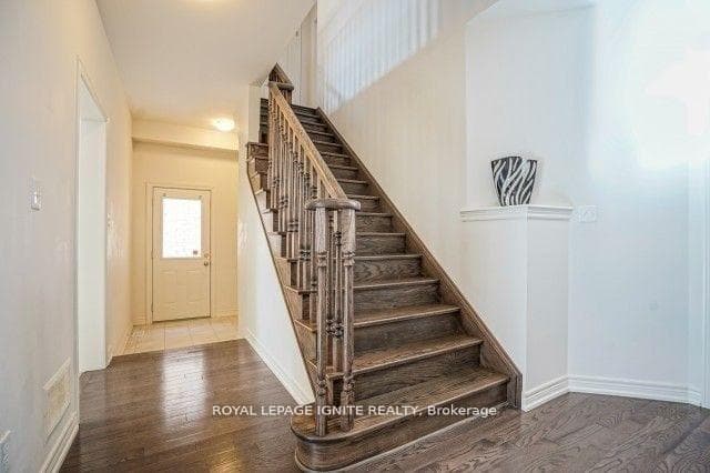 2524 Bandsman Crescent Unit Main photo 3