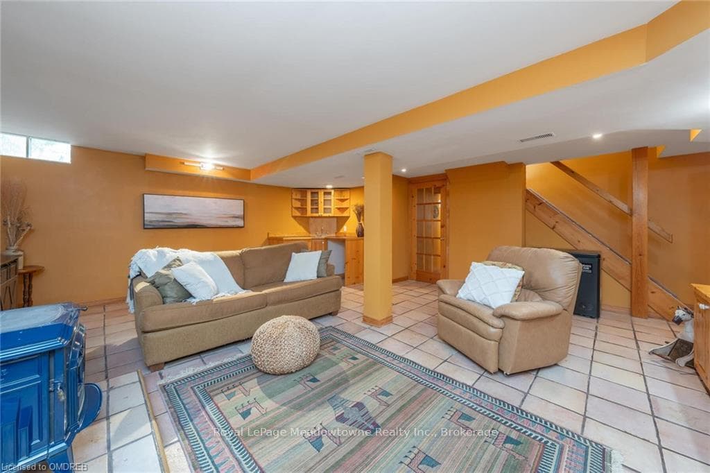 28 GARDINER Drive photo 35