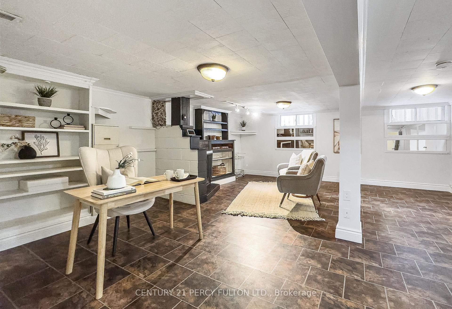 1023 Centre Street photo 28