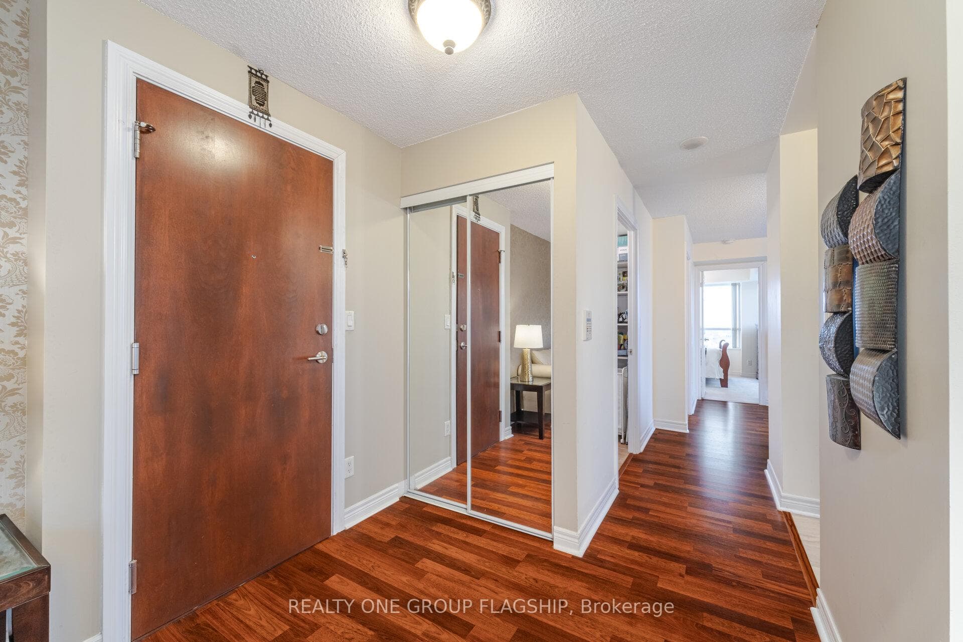 310 Burnhamthorpe Road Unit 3006 photo 4