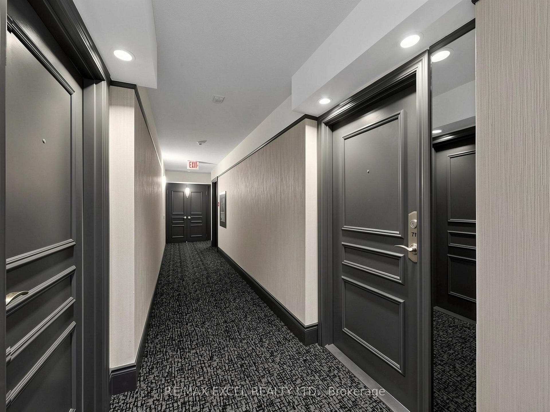 920 Sheppard Avenue Unit 711 photo 30