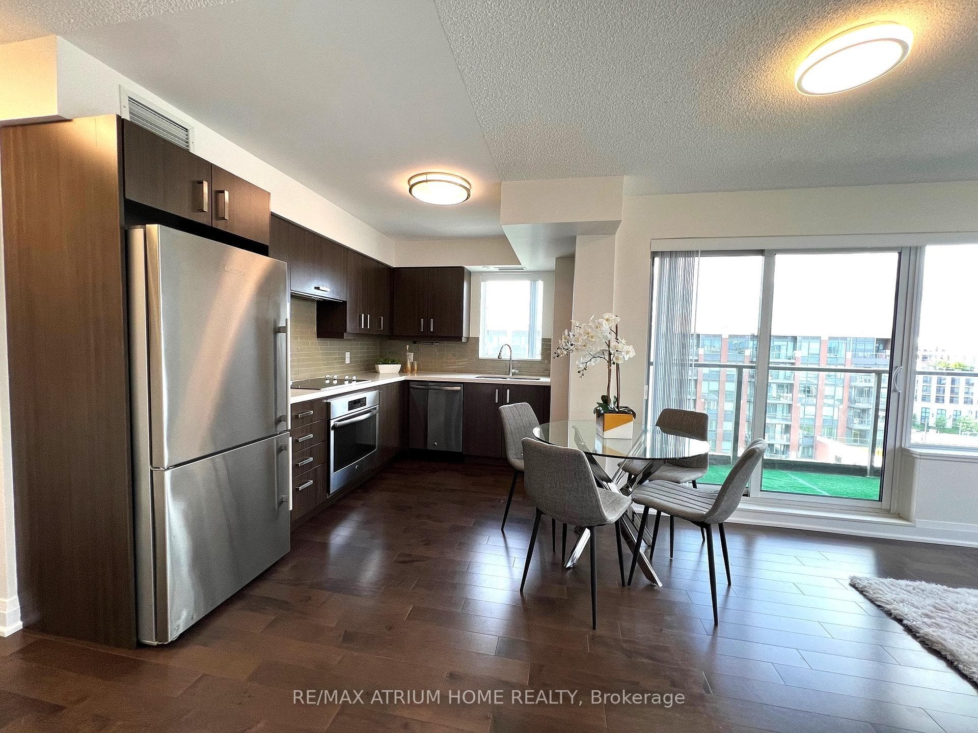 18 Uptown Drive Unit 1002 photo 4