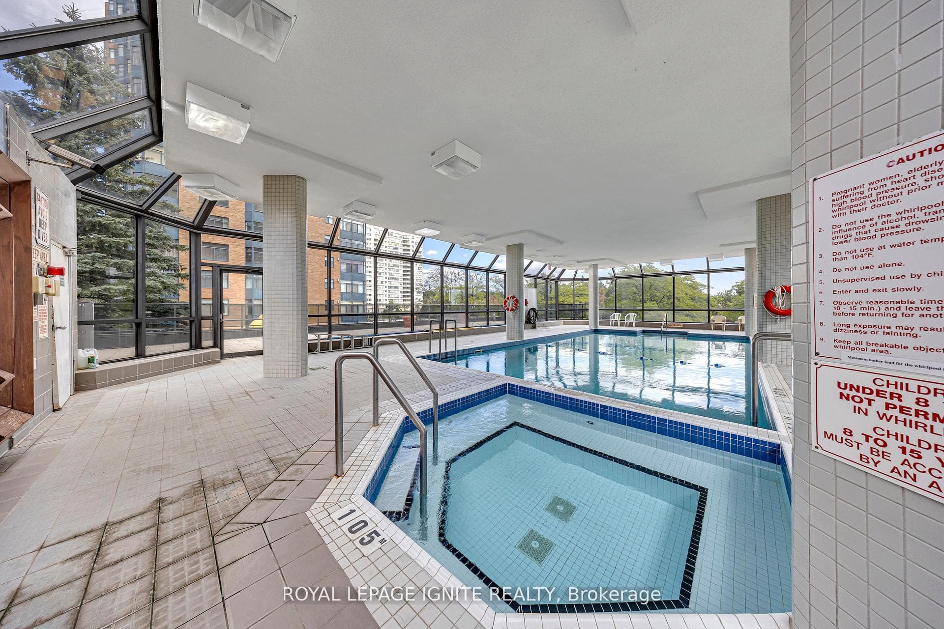88 Alton Towers Circle Unit 215 photo 41