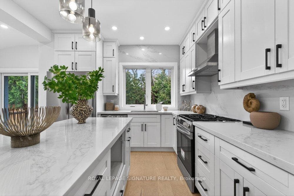 290 Chisholm Avenue photo 16