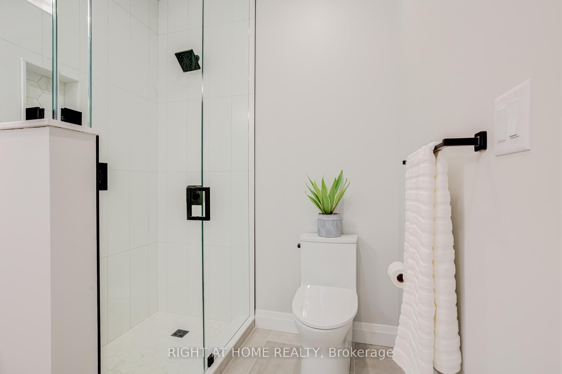 Second Ensuite