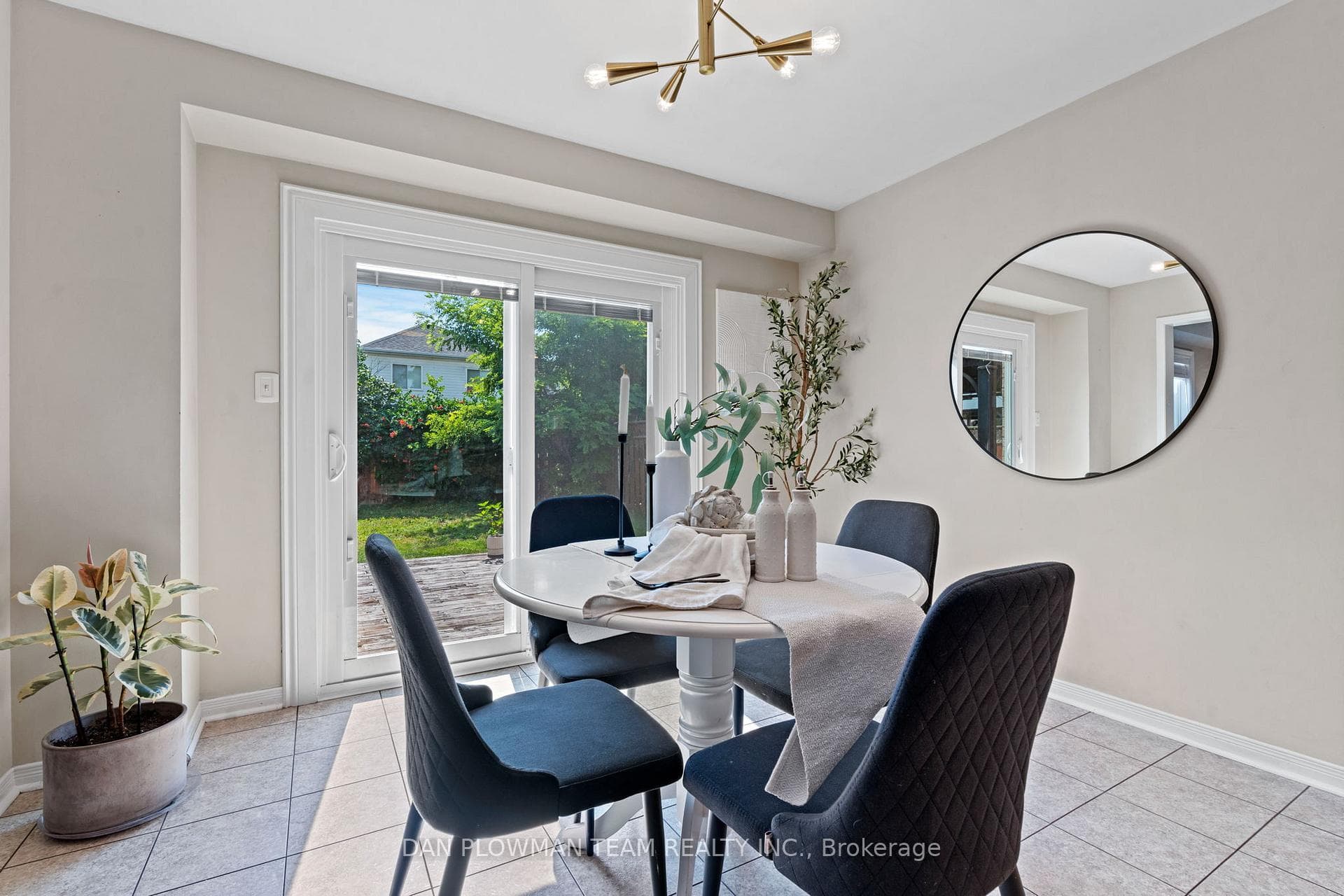 6 Clayton Crescent photo 12