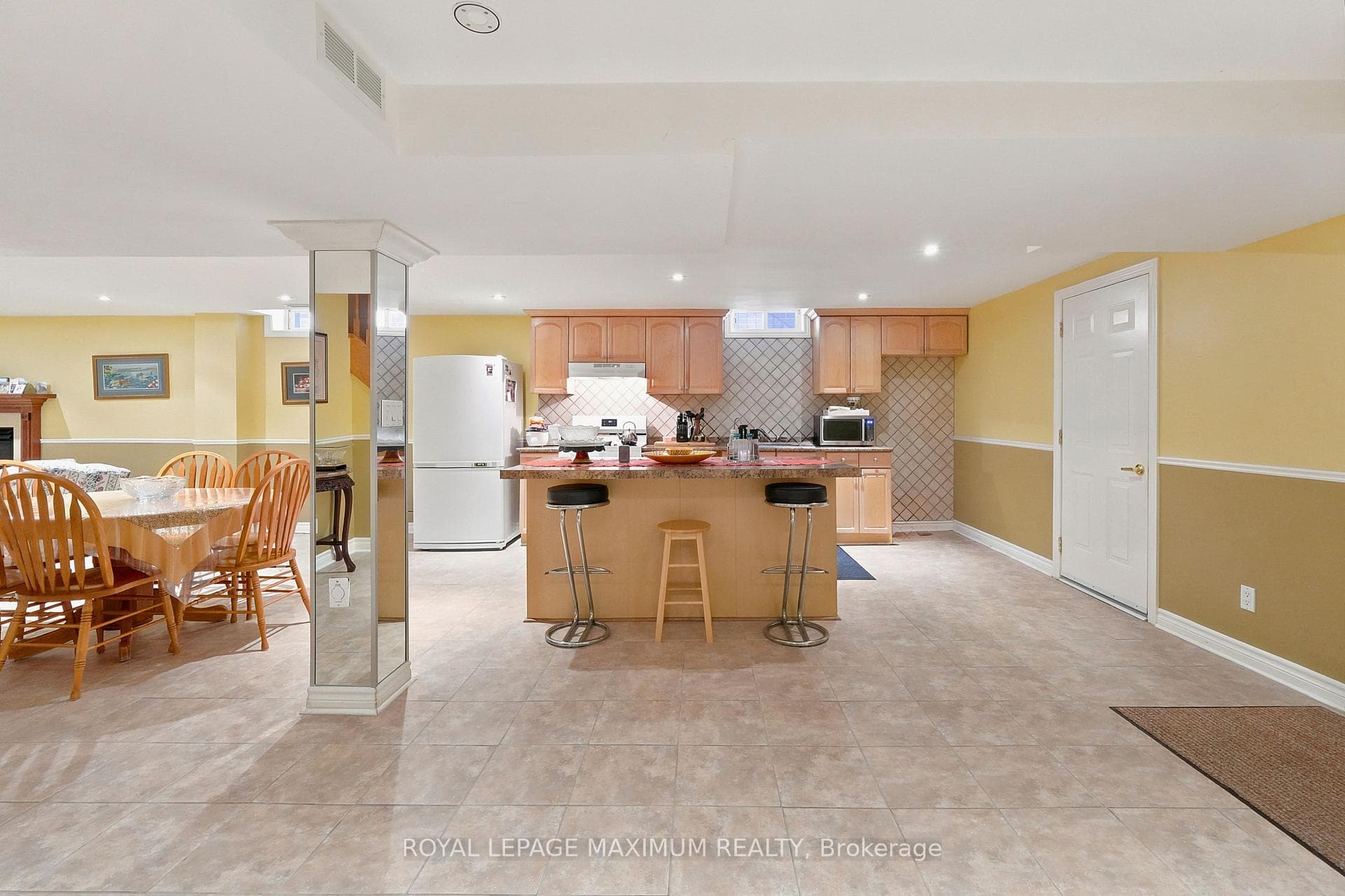 21 Diamond Street photo 35