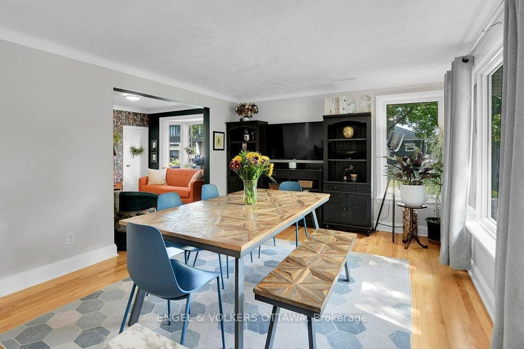 2565 Elmhurst Street photo 8