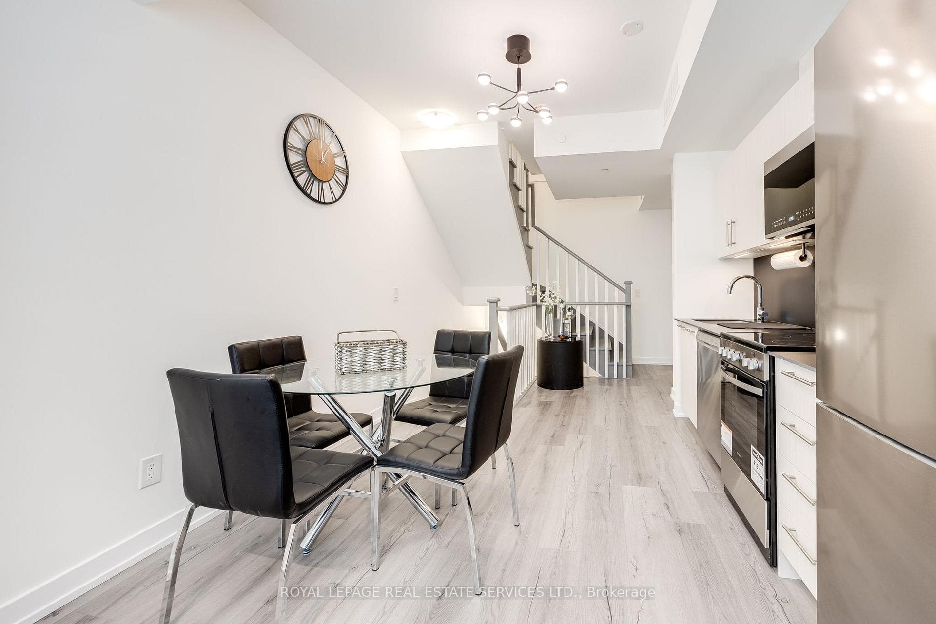 851 Sheppard Avenue Unit 31 photo 4