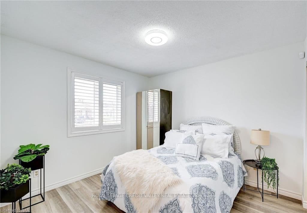 122 BUNTING Road Unit 53 photo 17