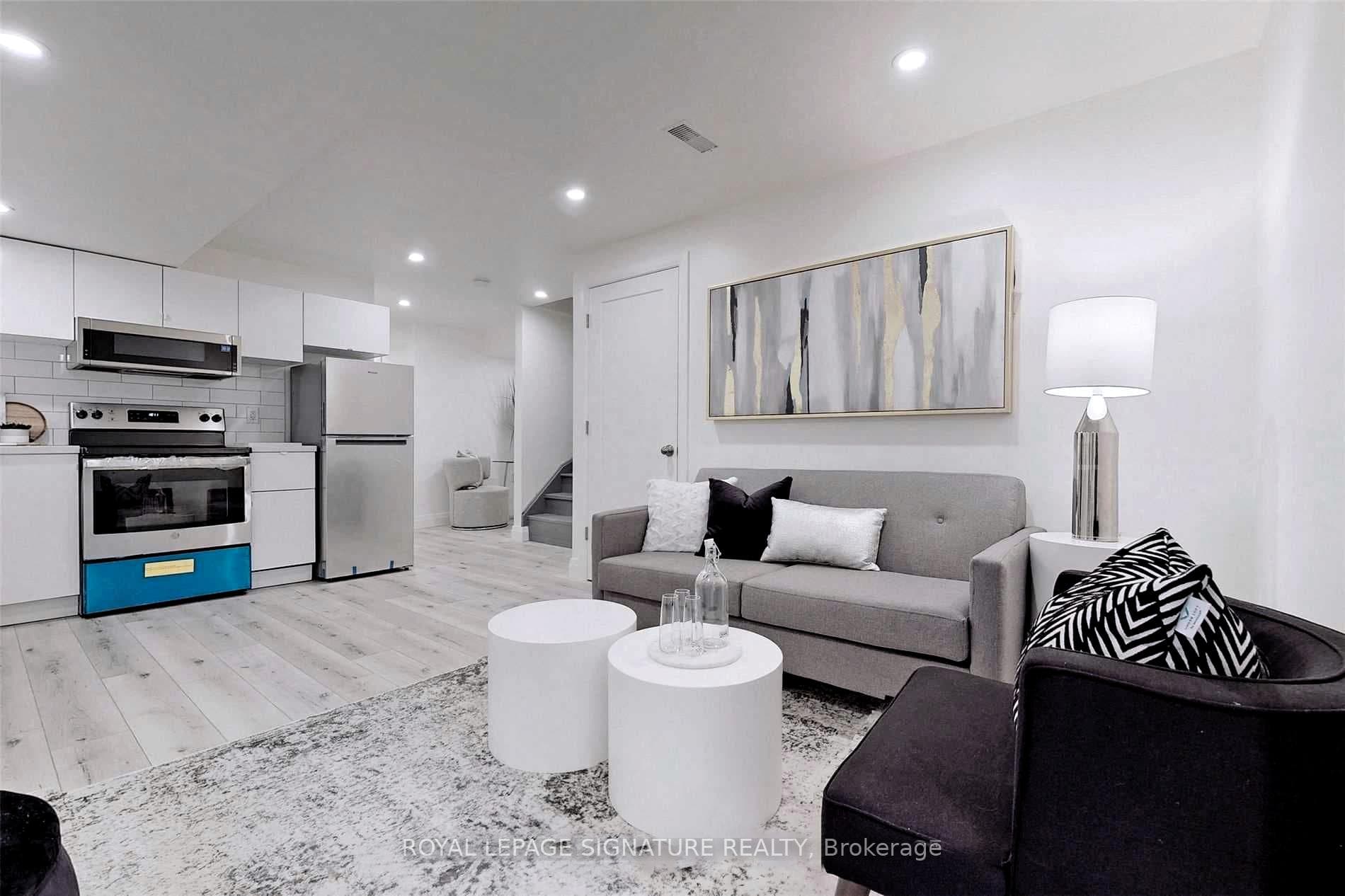 21 America Avenue photo 2