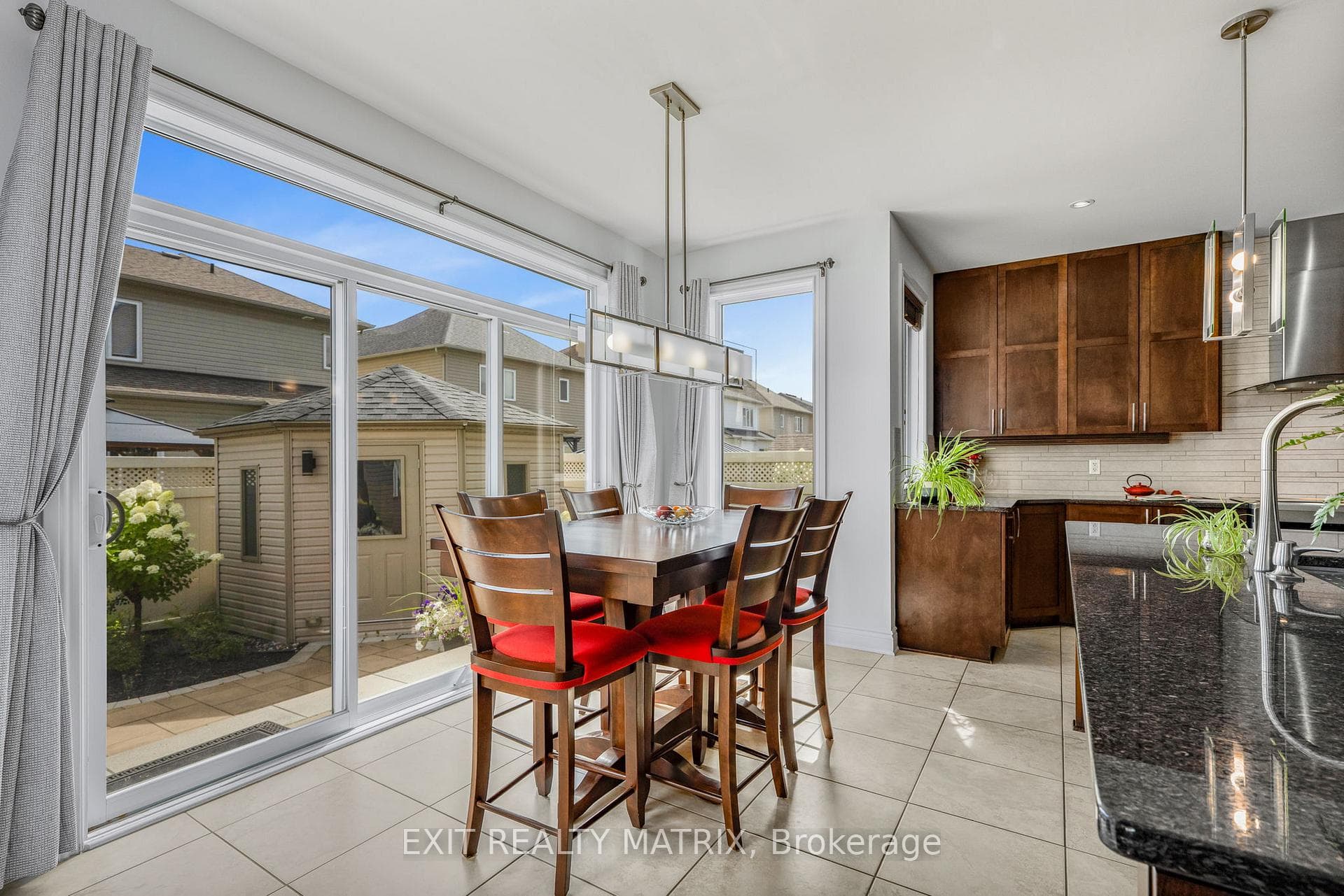 352 Oakcrest Way photo 14