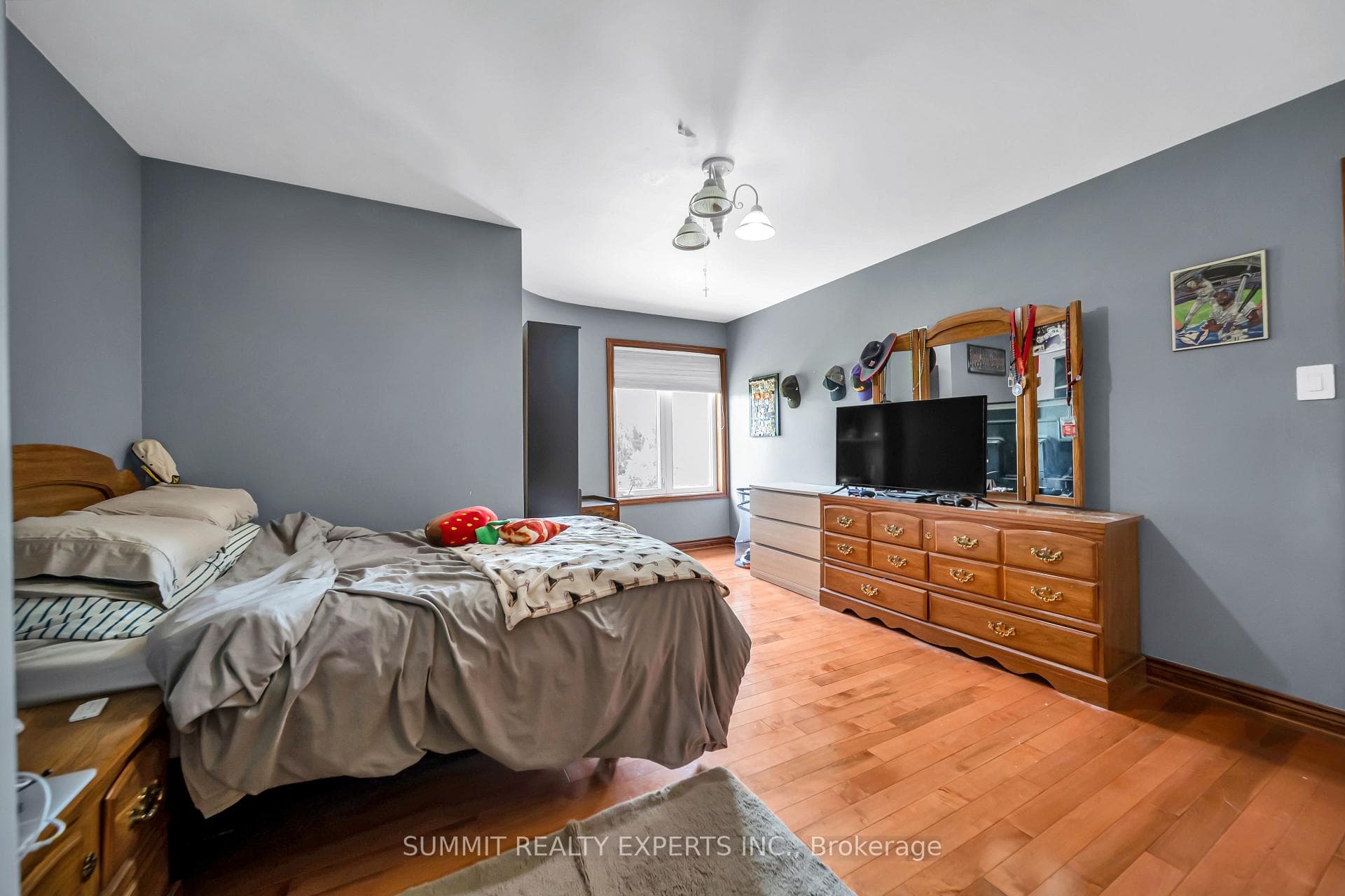 7728 Mayfield Road photo 22