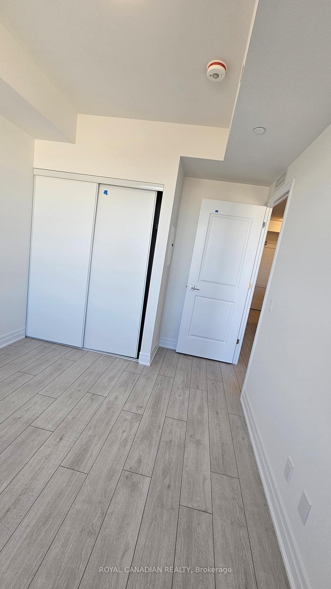 30 Elm Drive Unit 2403 photo 2