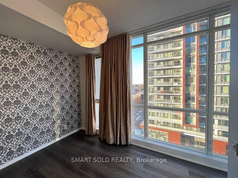 30 Canterbury Place Unit 904 photo 8
