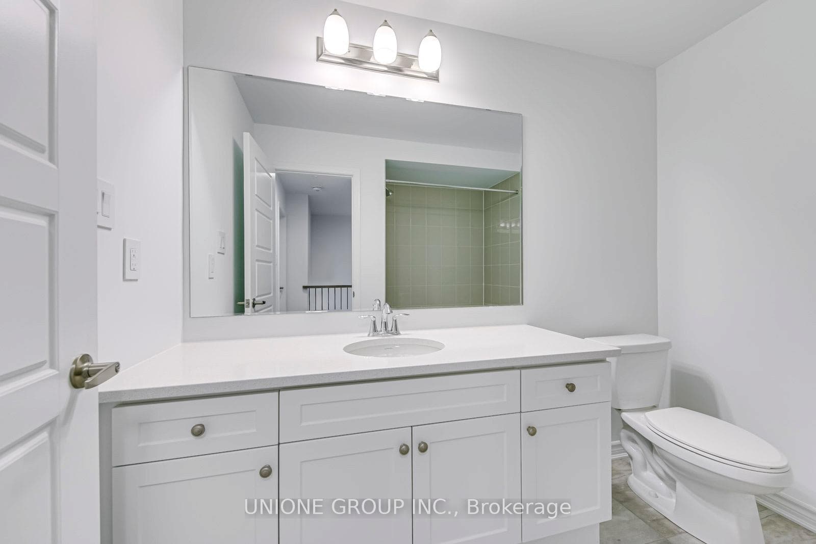 3038 Merrick Road photo 36
