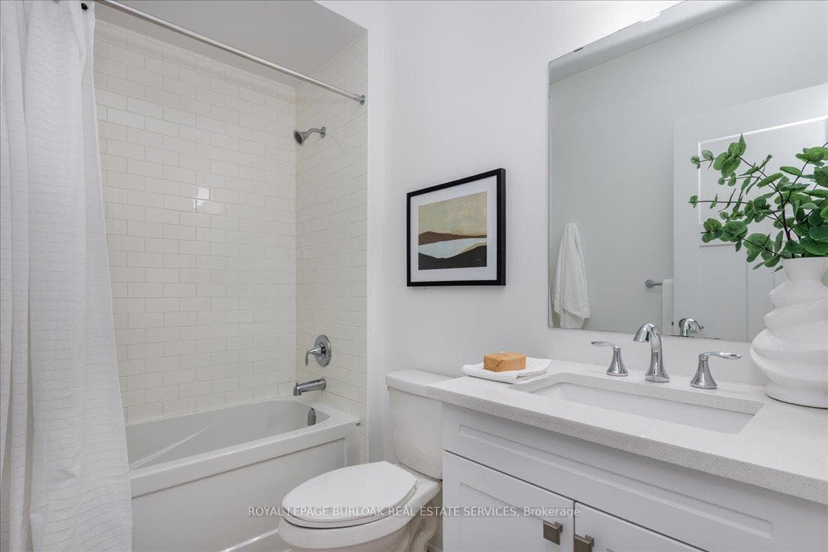 7 Julia Crescent photo 21