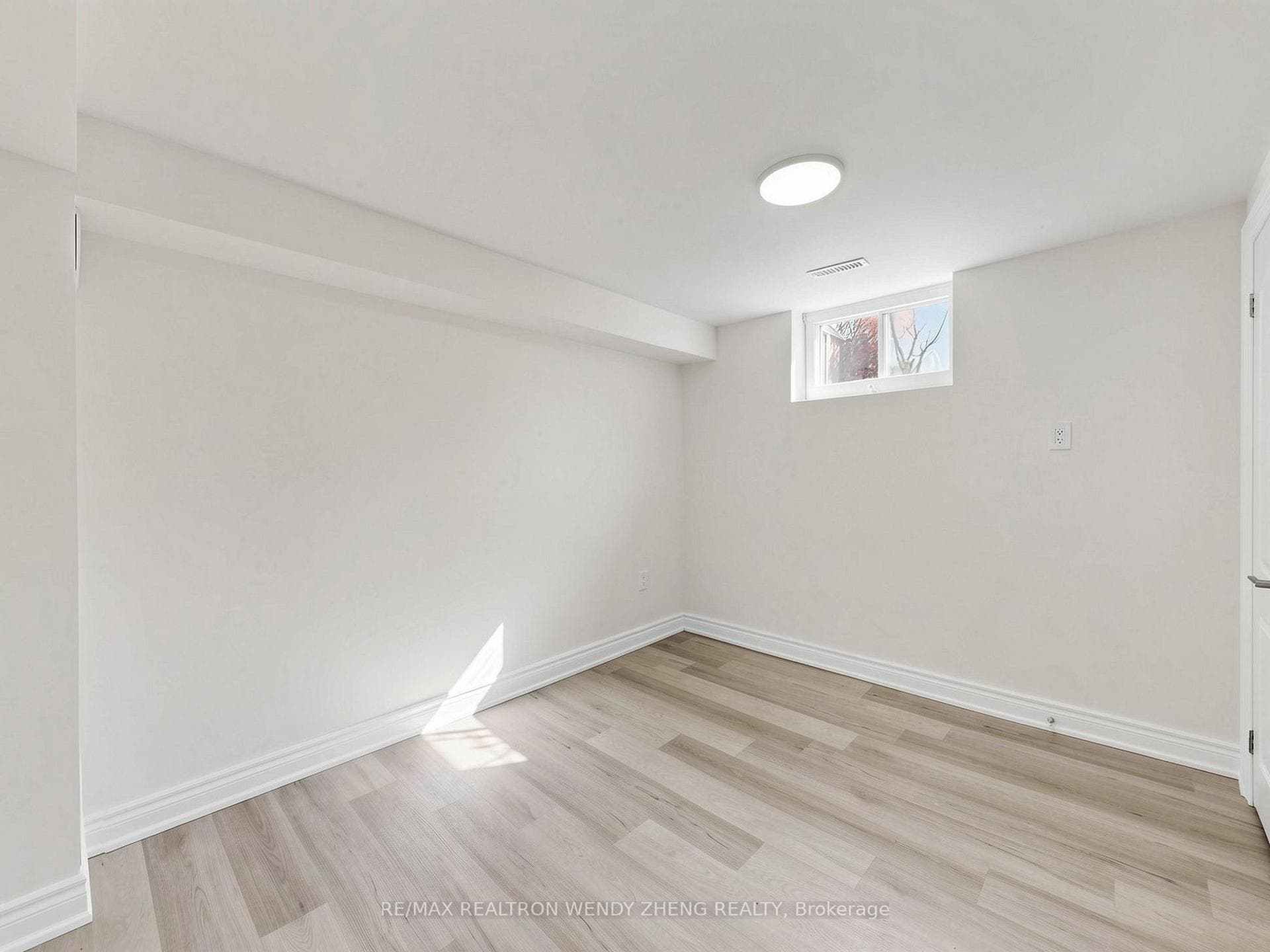 3 James Speight Road Unit Lower photo 17