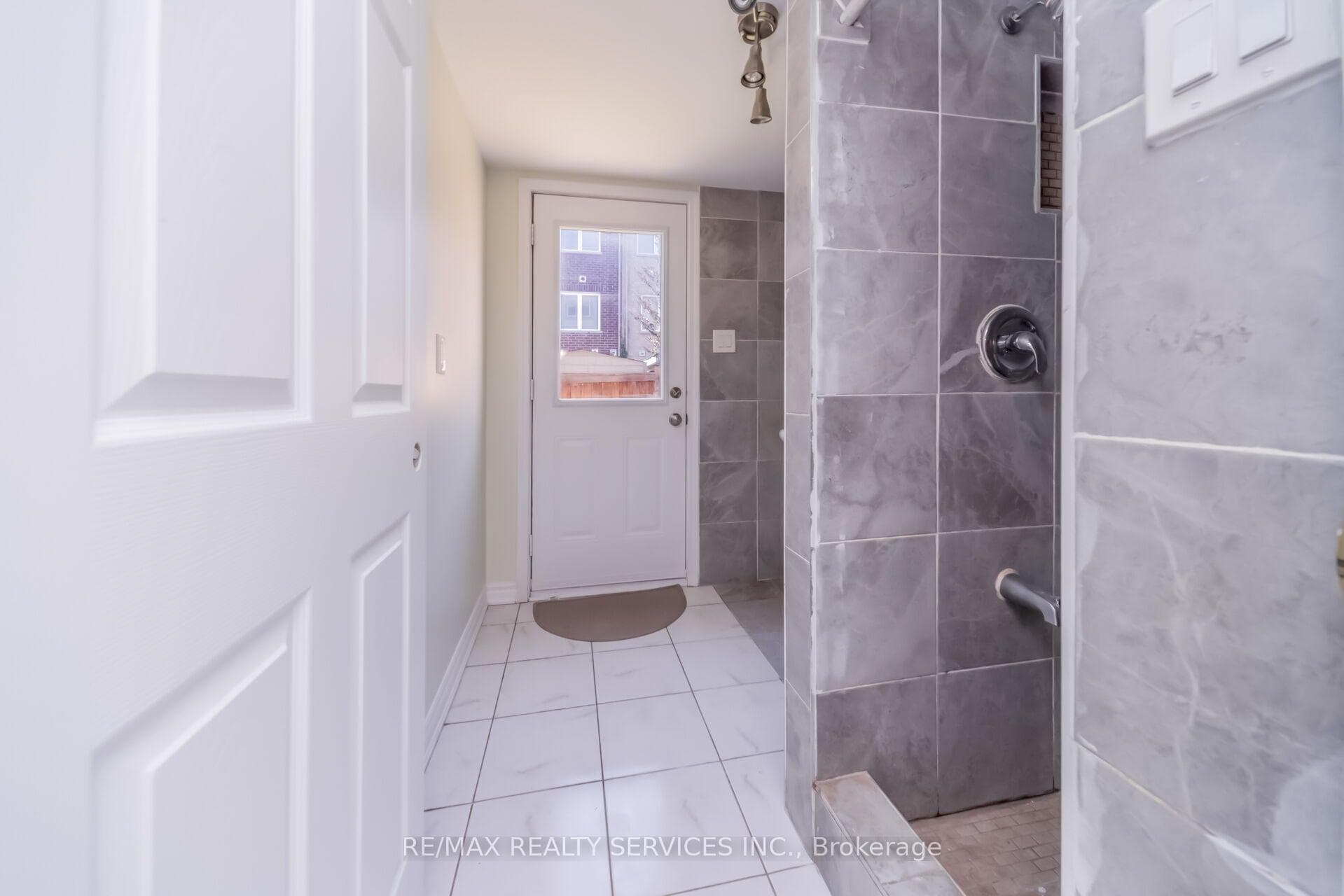39 Baycliffe Crescent photo 41