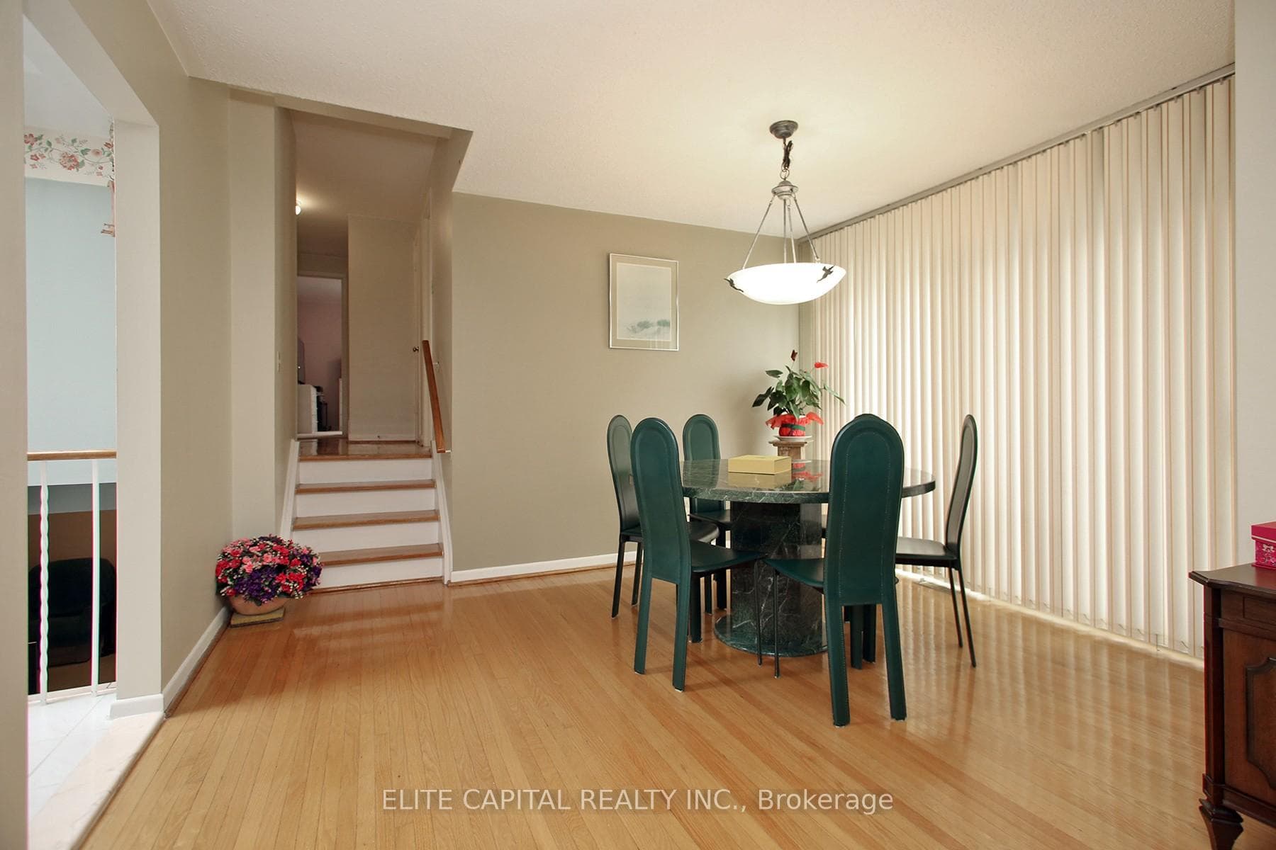 24 Hoseyhill Crescent photo 15