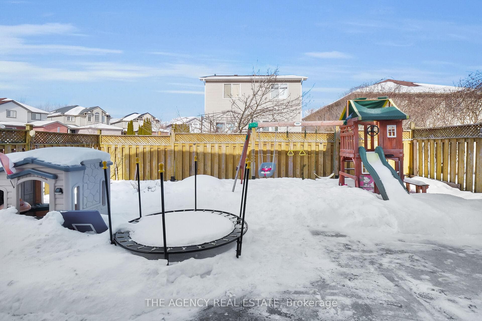 950 Blythwood Road photo 35