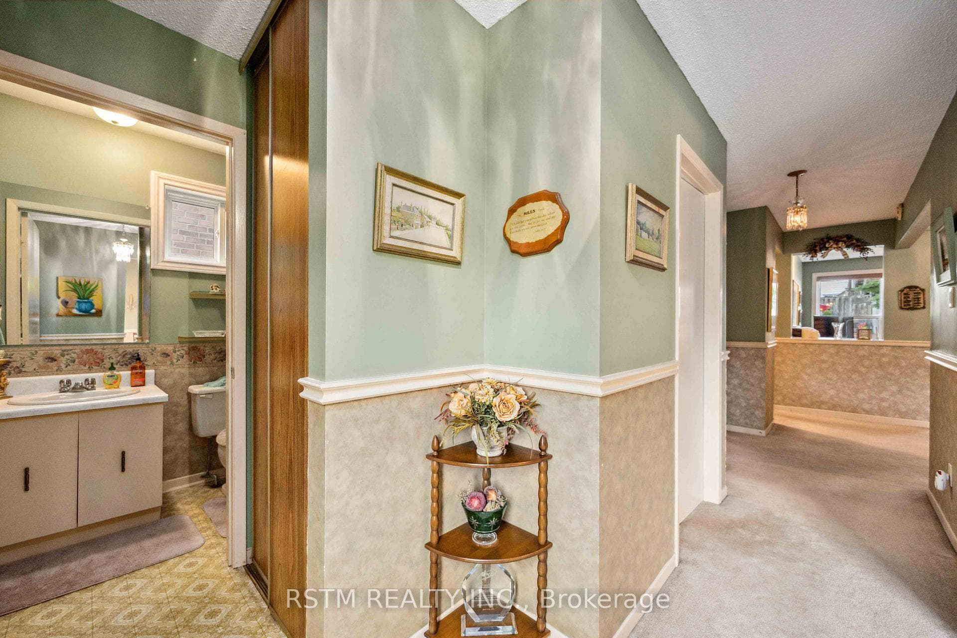 40 Woodward Crescent photo 4