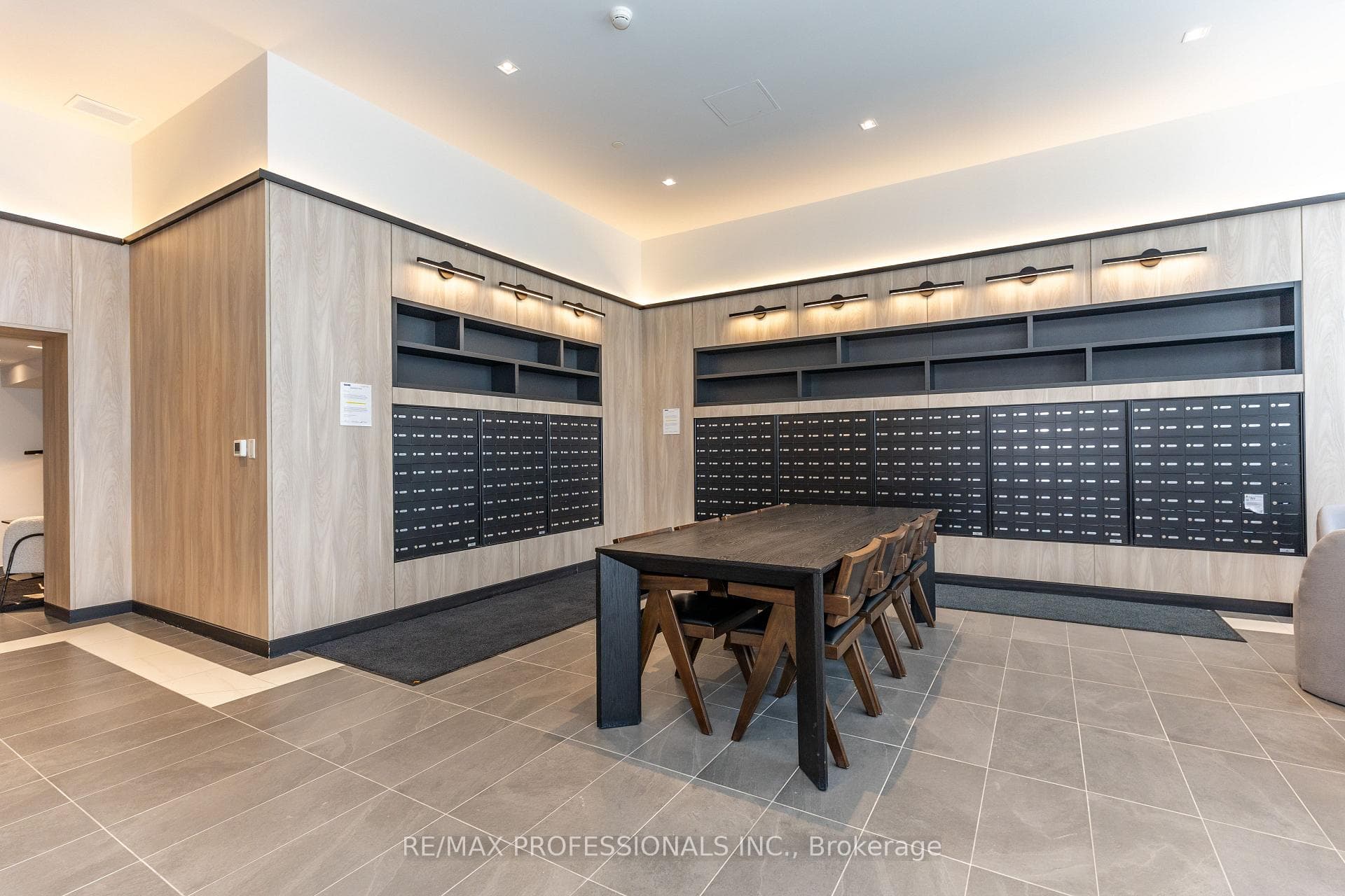 1 Jarvis Street Unit 430 photo 6