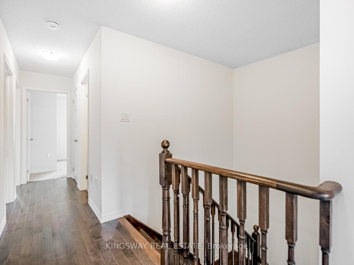 52 Munro Circle photo 16