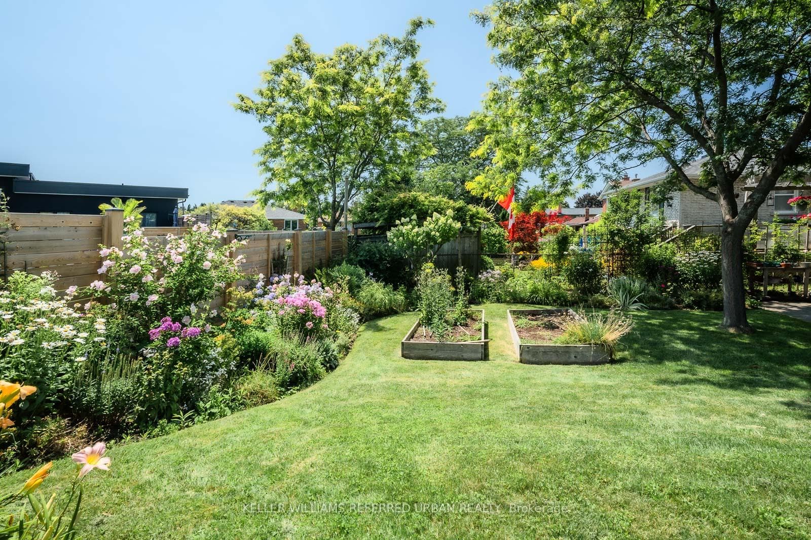 15 Woodthorpe Road photo 31
