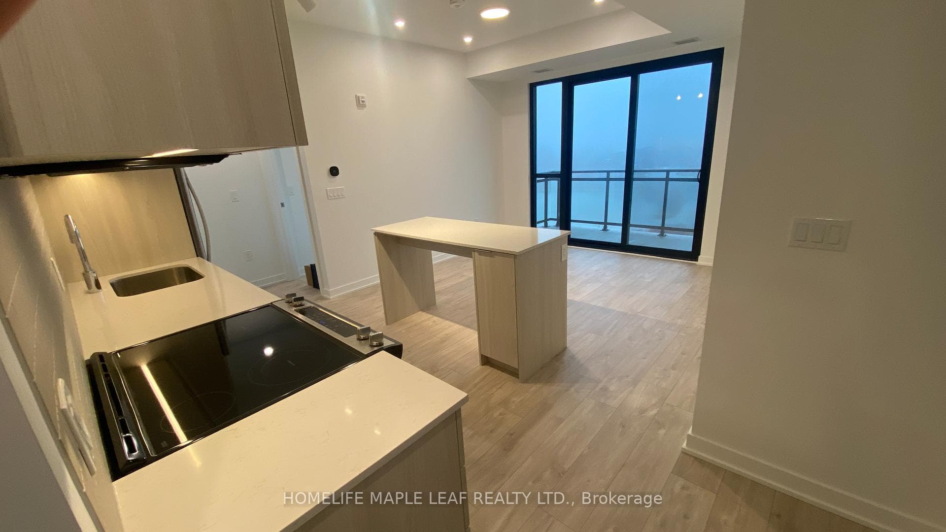 720 Whitlock Avenue Unit 512 photo 3
