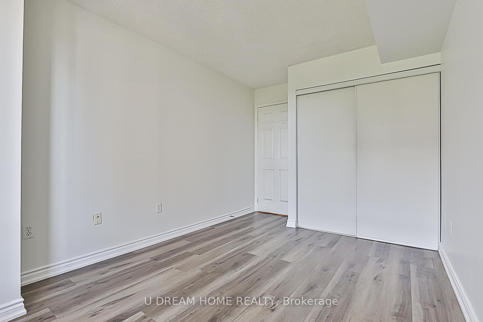 1 Pemberton Avenue Unit 605 photo 24