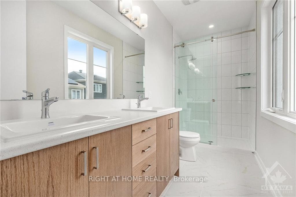 79 HACKAMORE Crescent photo 11