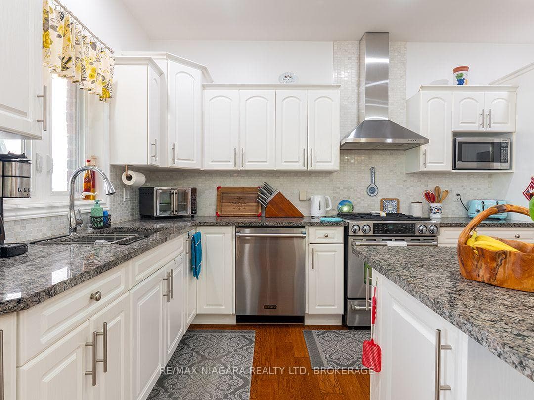 11004 Lakeshore Road photo 14