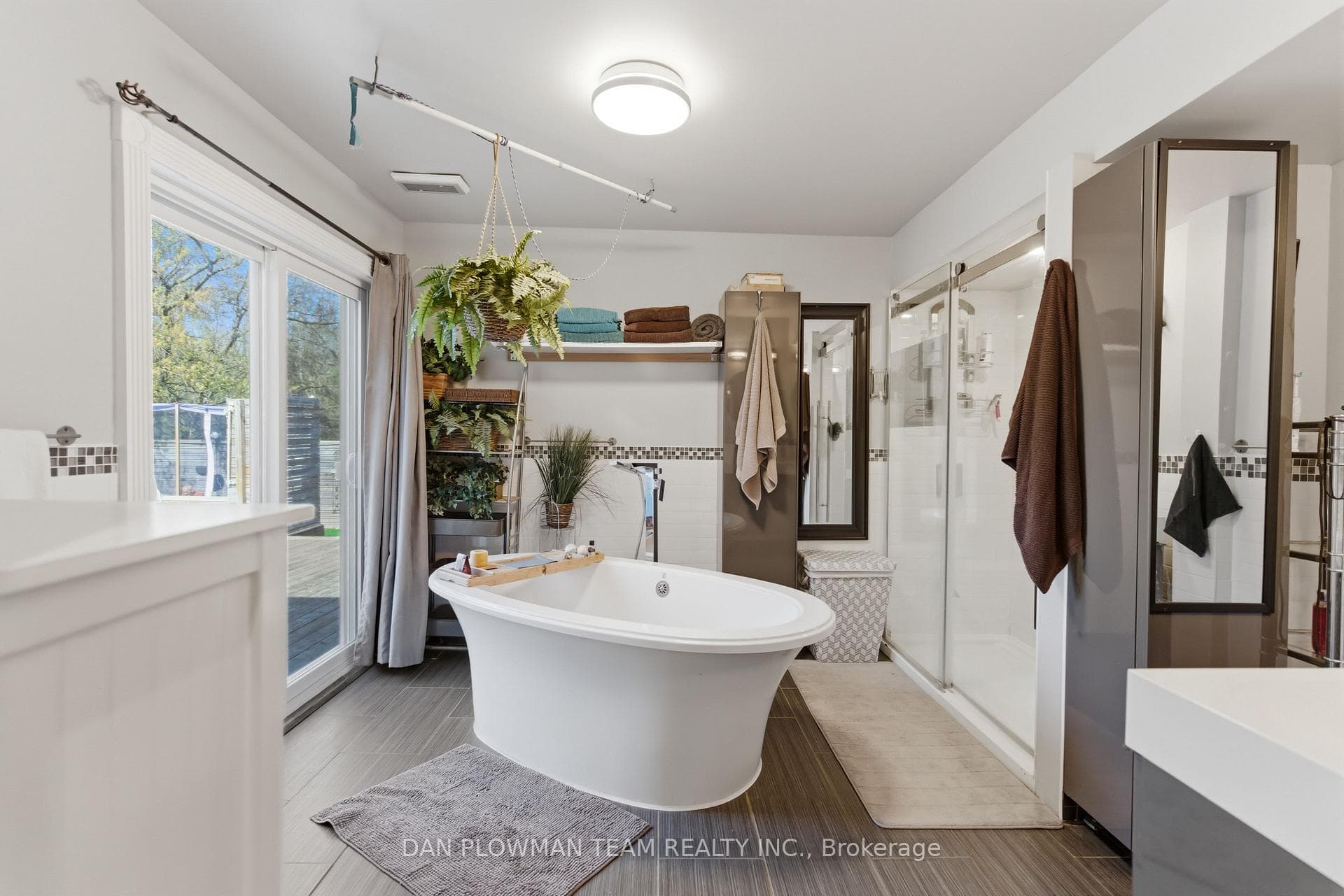678 King Street photo 15